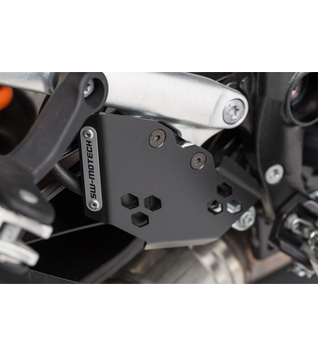 Протектор спирачна помпа SW-MOTECH GUARD BRAKE CYLINDER ADVENTURE 1050 ABS 16