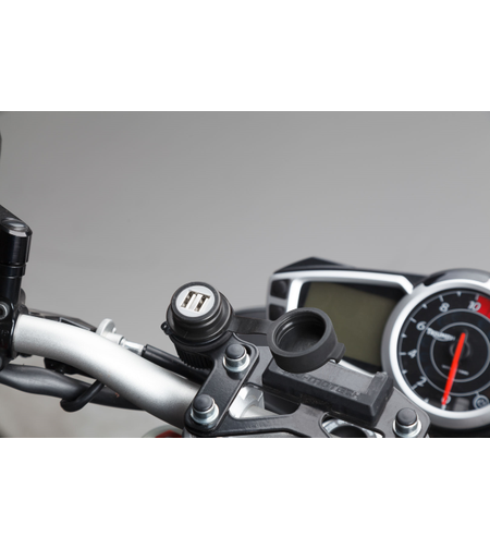 USB захранващ порт SW-MOTECH DOUBLE USB POWER PORT 1