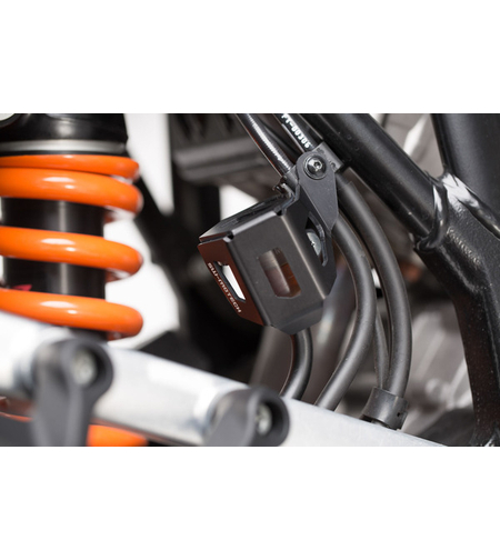 Протектор съд спирачна течност SW-MOTECH BRAKE RESERVOIR GUARD KTM ADVENTURE 1090/1190/1290 S/T