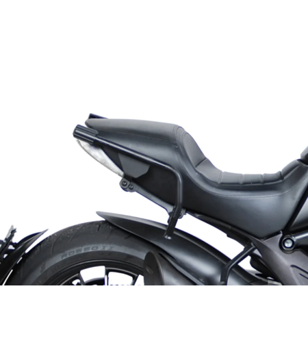 Монтажен комплект за куфари SHAD 3P SYSTEM DUCATI DIAVEL 1200 '14