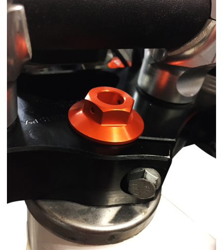 Гайка/Болт за трипътник SCAR за KTM ORANGE