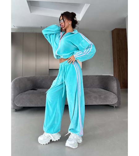 “ Velour contrast Set “ – спортен екип от мек велур