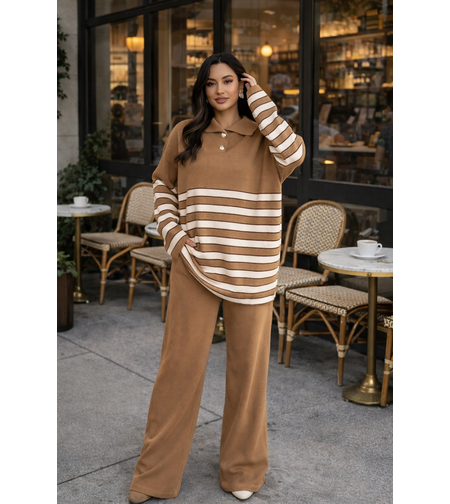 Широк комплект от плетиво с издължен пуловер и долнище с висока талия