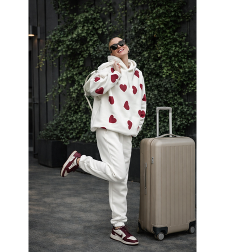 Памучен спортен екип бял на сърчица