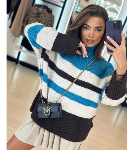 Пуловер “Cozy Stripes” с висока яка