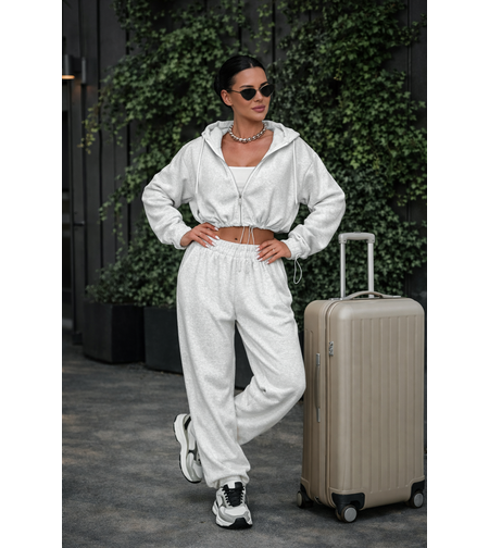 Спортен екип „Urban Fit“ с връзки и скъсено горнище