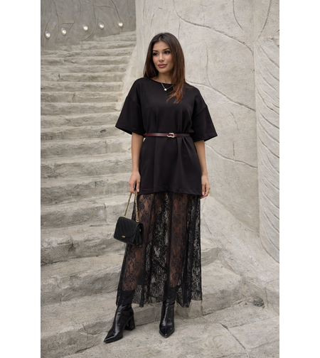 Oyssho Chic Black- Овърсайз рокля тип тениска с дантела
