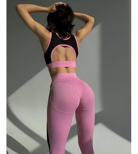 Екип за тренировка розов