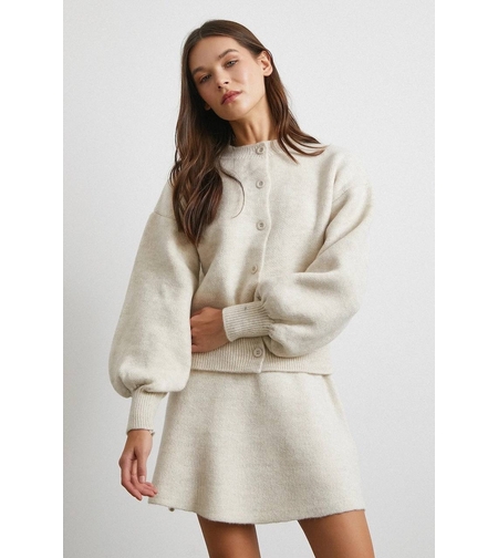 Winter Muse beige – плетен комплект жилетка и пола