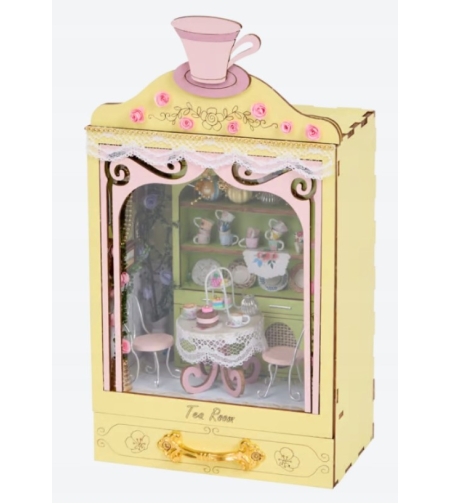 Мини декорация с чекмедже „Направи си сам“ от Crats&Co CURIOSITY CABINET TEA STAY