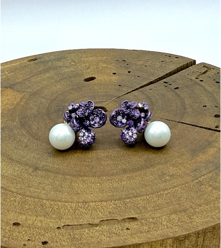 Обици с перла и лилави циркони