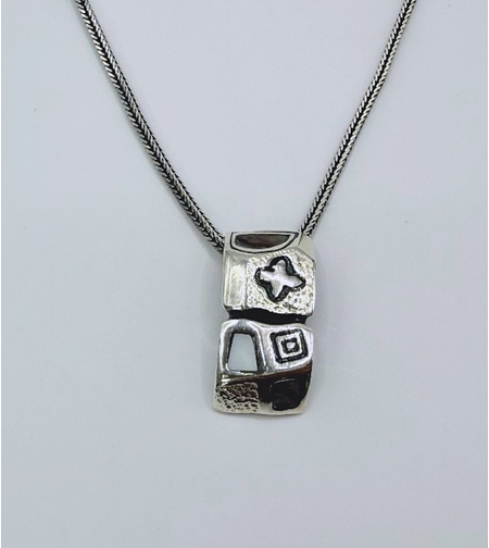 Ръчно изработена висулка с цветен седеф