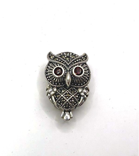 Брошка бухал с марказити и гранат
