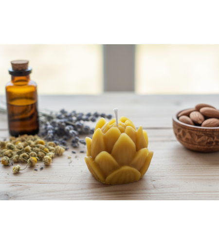 Свещ Лотос от пчелен восък | Ръчна изработка Флоримед