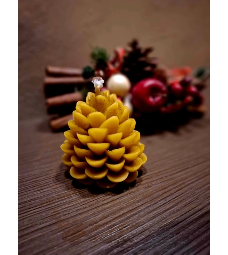 Свещ от 100% пчелен восък „Златна Шишарка“