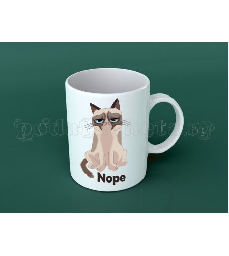 Бяла керамична чаша - Grumpy Cat 41