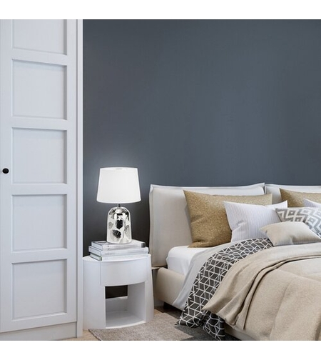 Настолна лампа в бяло и сиво – елегантен класически дизайн с керамична основа и текстилен абажур