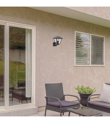 Класически външен аплик Paravento E27 – елегантно фасадно осветление с прозрачно стъкло и IP44 защита