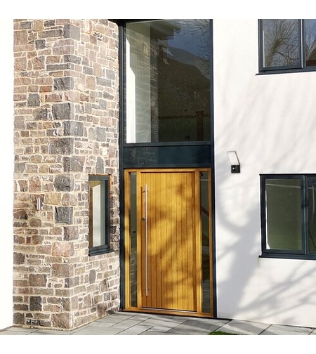 Външен LED аплик Tolna 10W с топло бяла светлина, PIR сензор и IP54 защита