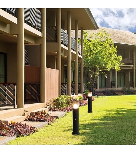 Градински стълб Teplice E27 със сензор – модерно външно осветление с кафяв прозиращ абажур и IP44 защита