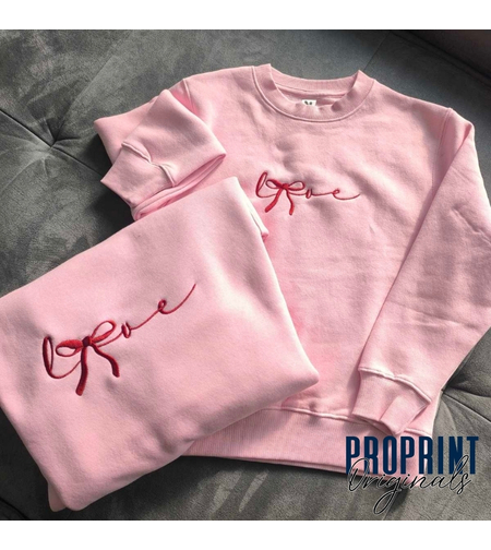 Комплект суичъри „Мама и дъщеря“ – LOVE бродерия с панделка