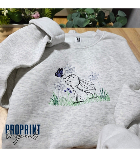 Дамски суичър с бродерия зайче и пеперуда