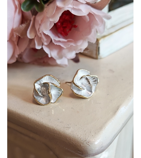 Дамски обици