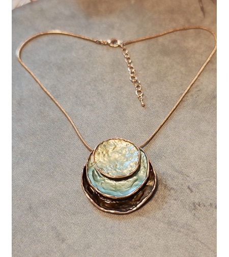 Колие с медальон