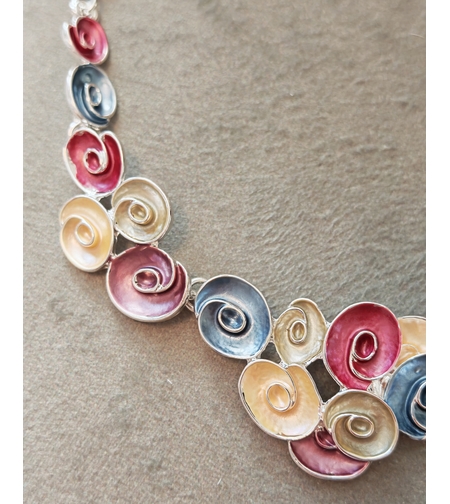 Дамско колие