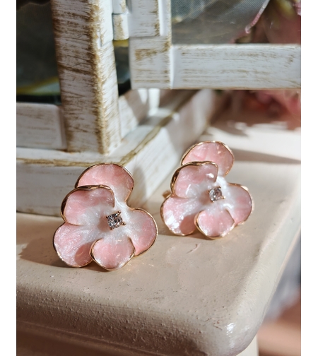 Дамски обици