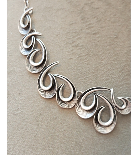 Дамско колие