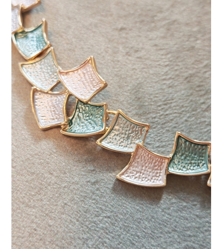 Дамска колиета