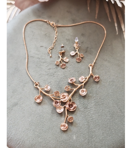 Дамска колиета