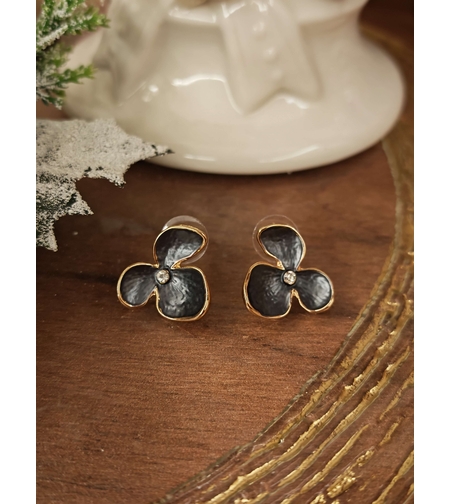 Дамски обици