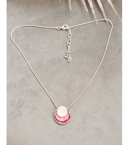 Дамски колиета с малък медальон