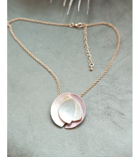 Колие с медальон