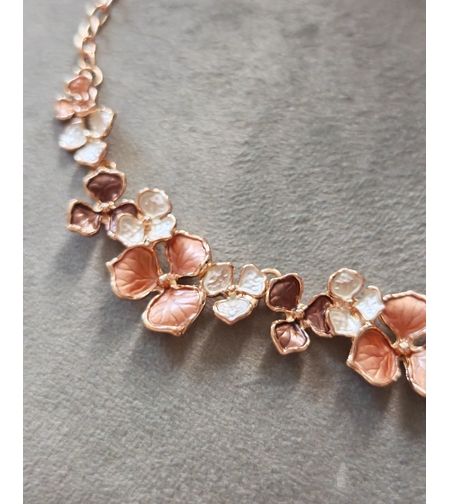 Дамска колиета