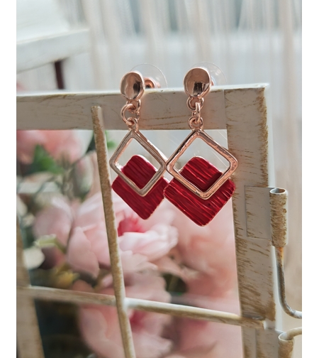 Дамска обици