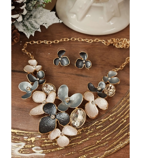 Дамски комплекти