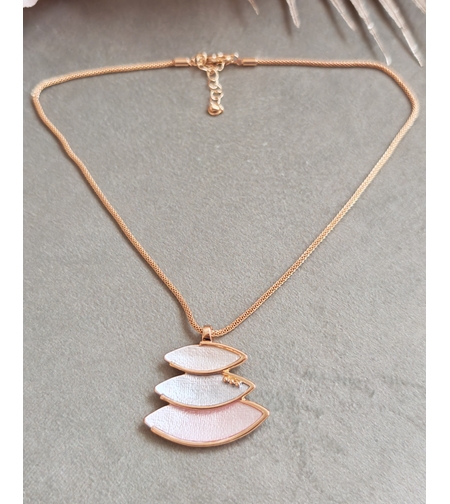 Колие с медальон