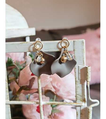 Дамски обици