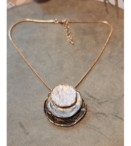 Колие с медальон