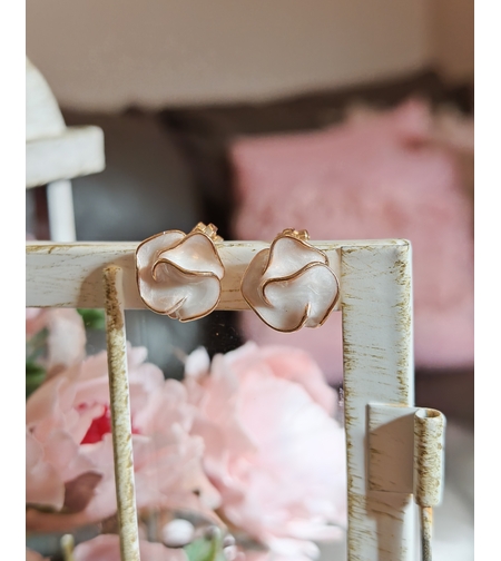 Дамски обици