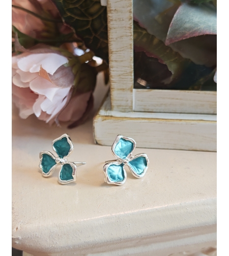 Дамски обици