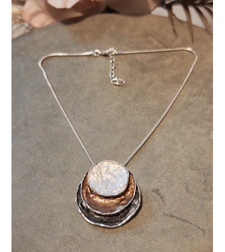 Колие с медальон