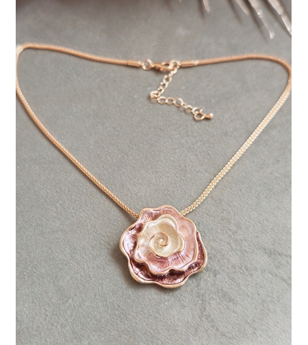 Колие с медальон