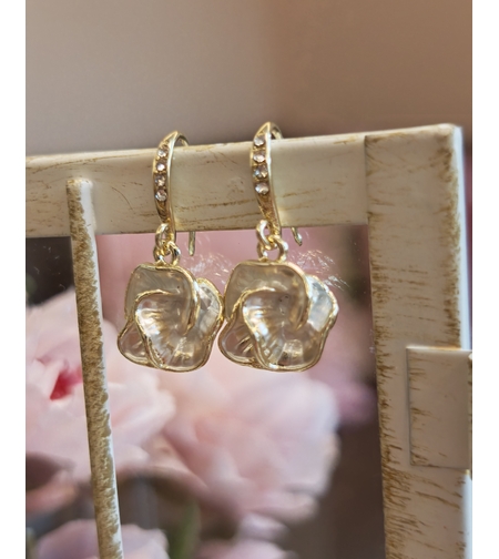 Дамски обици