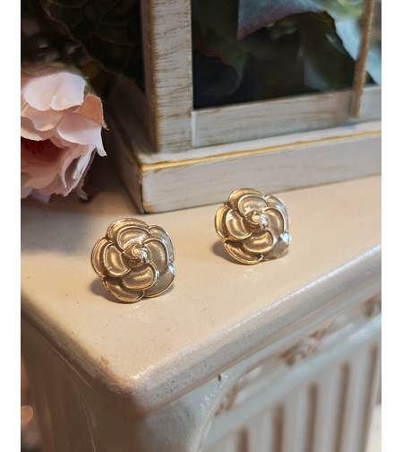 Дамски обици