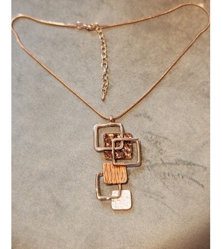 Колие с медальон