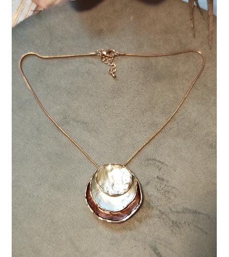 Колие с медальон